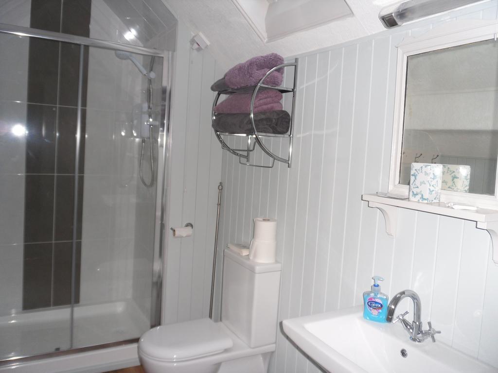 Claremont House Holiday Apartments 랜디드노 객실 사진
