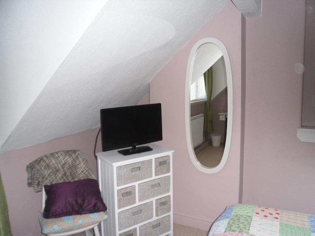Claremont House Holiday Apartments 랜디드노 객실 사진