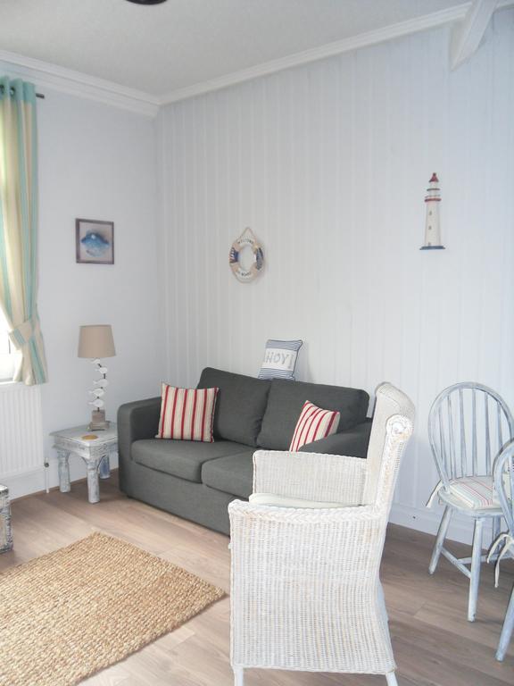 Claremont House Holiday Apartments 랜디드노 객실 사진